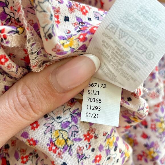 Ann Taylor – Petite Pink Ditsy Floral Ruffle Blouse - Picture 10 of 11